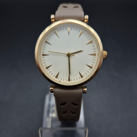 JG Damen Uhr Beige – Minimalistisches Design mit Goldakzenten