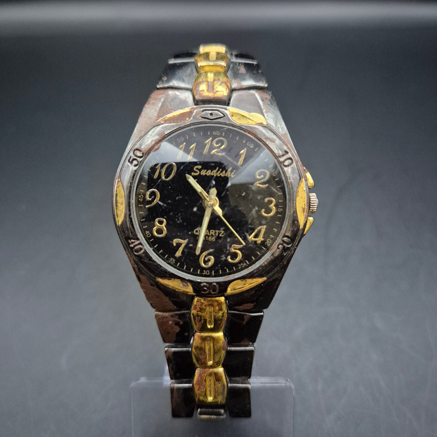 Suodishi Herren Uhr – Schwarz-Goldenes Design mit Quarzwerk
