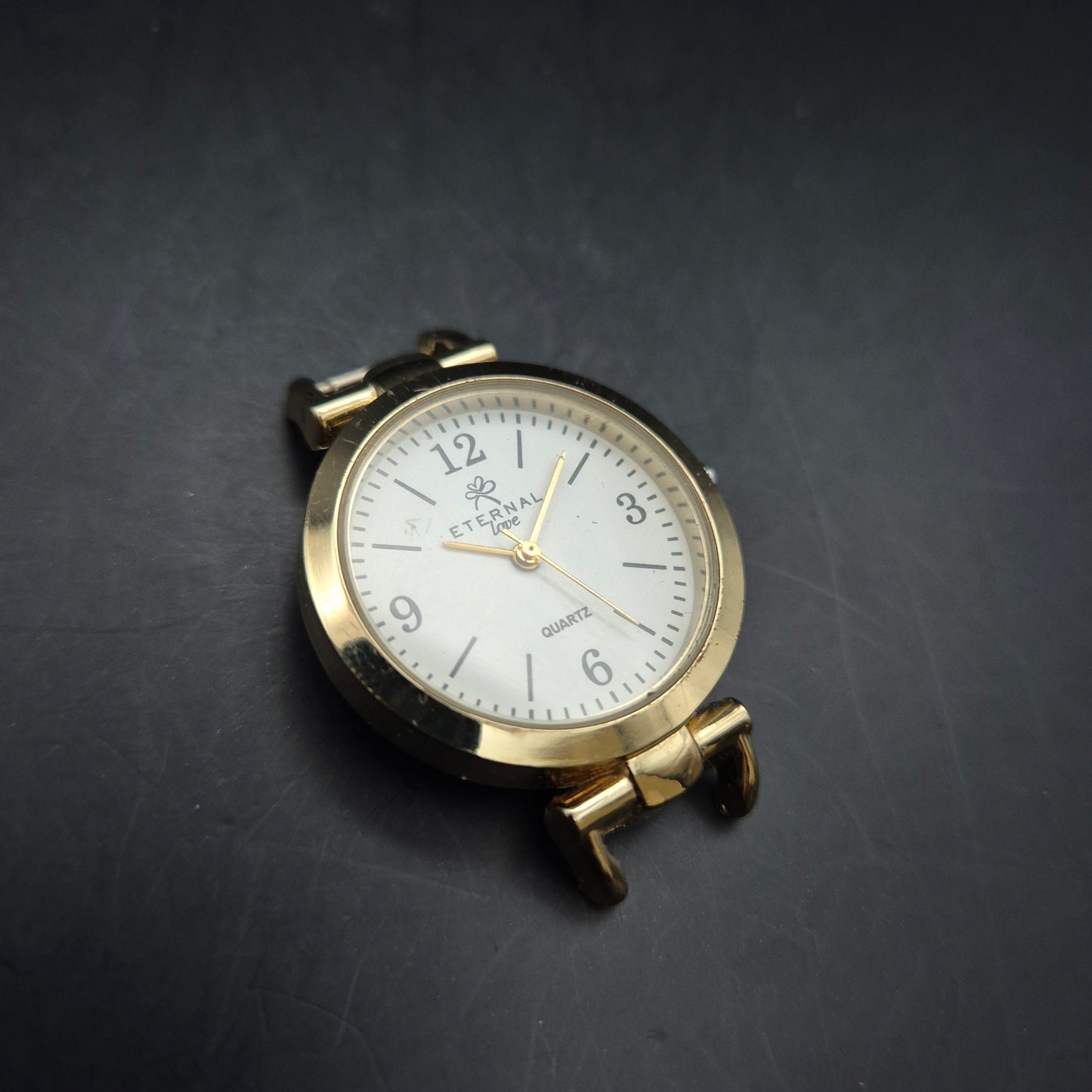 Eternal Love Damen Uhr – Klassisches Design mit goldfarbenem Gehäuse