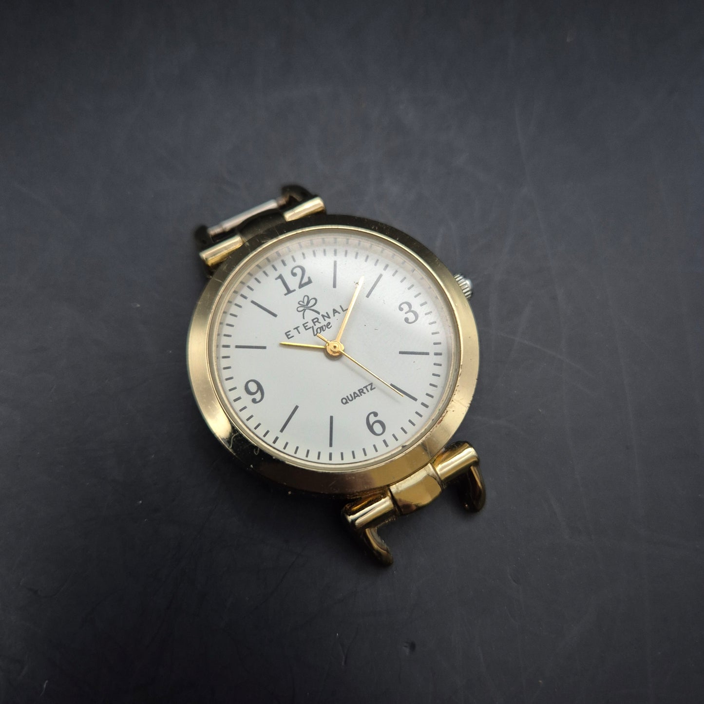 Eternal Love Damen Uhr – Klassisches Design mit goldfarbenem Gehäuse