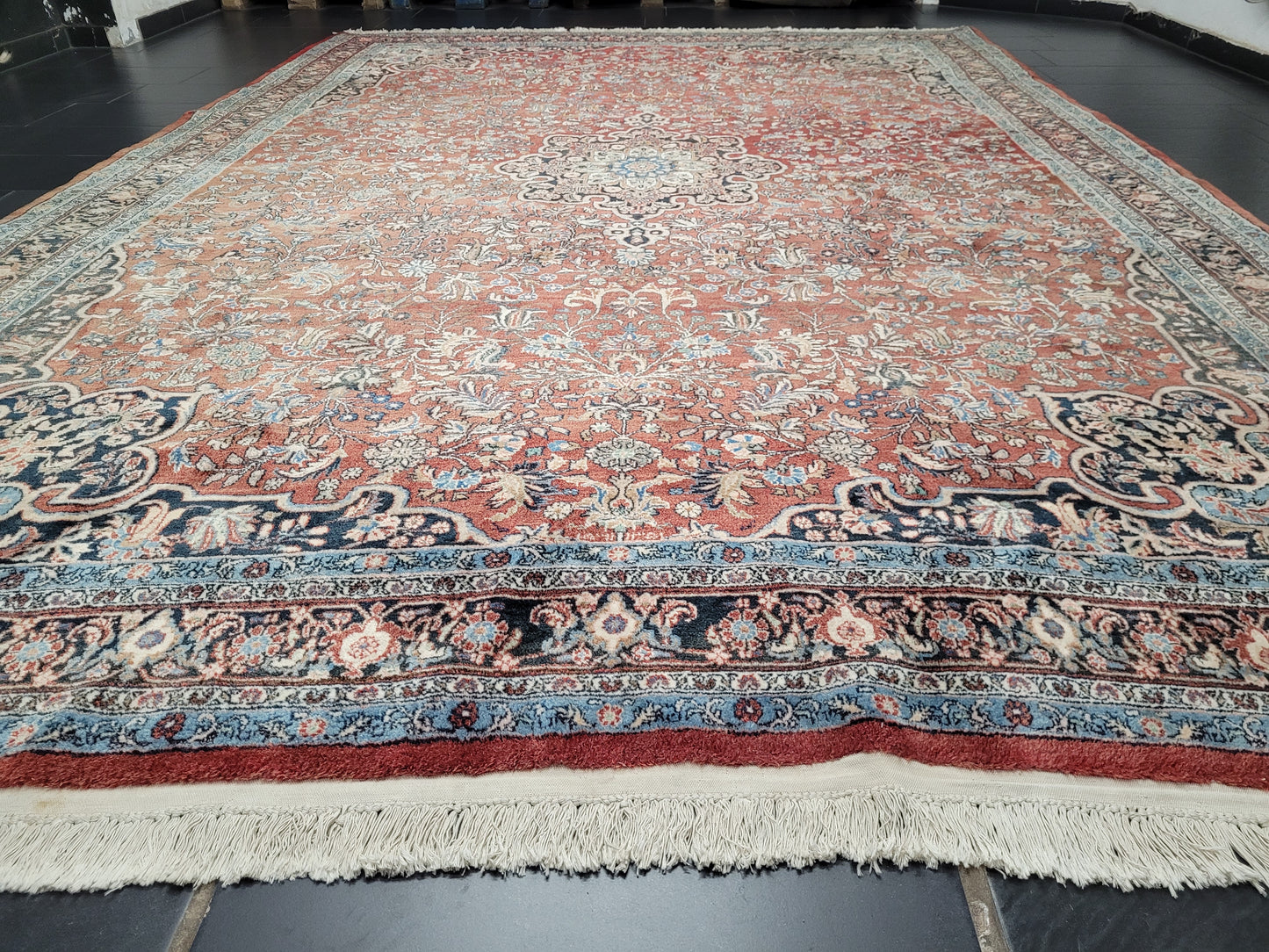 Bidjar Teppich 405x275 cm Korkwolle florales Medaillon Design