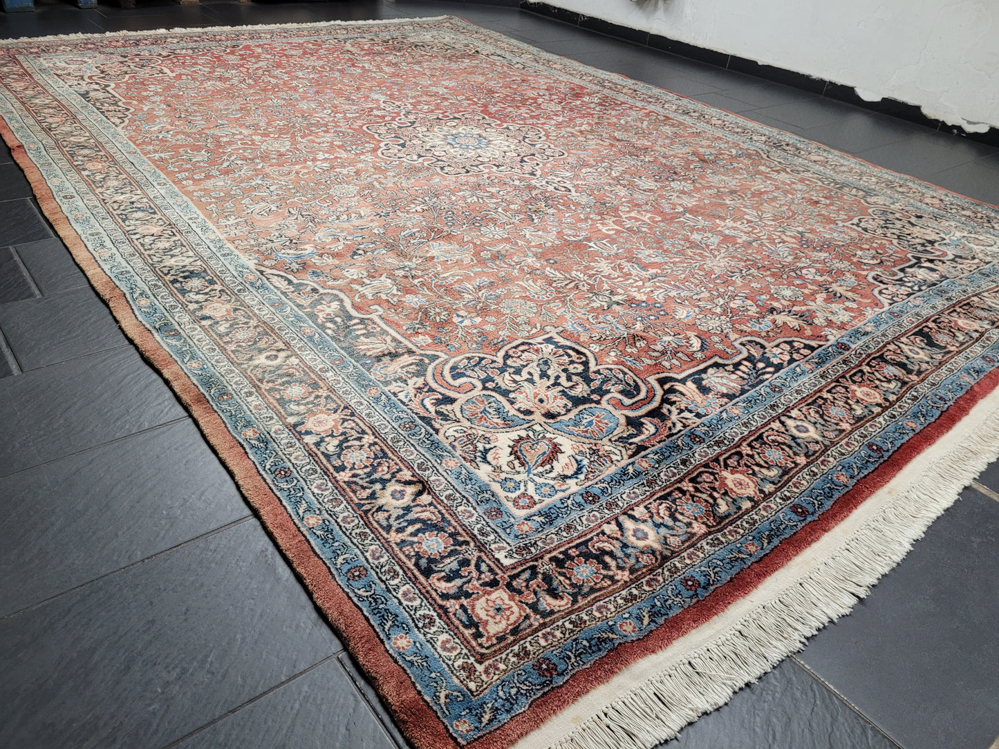 Bidjar Teppich 405x275 cm Korkwolle florales Medaillon Design