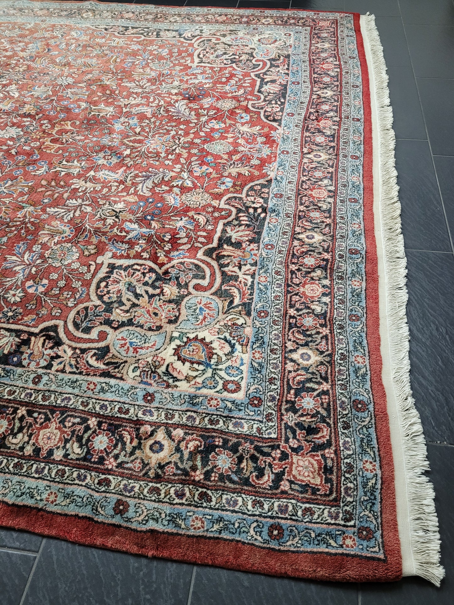Bidjar Teppich 405x275 cm Korkwolle florales Medaillon Design