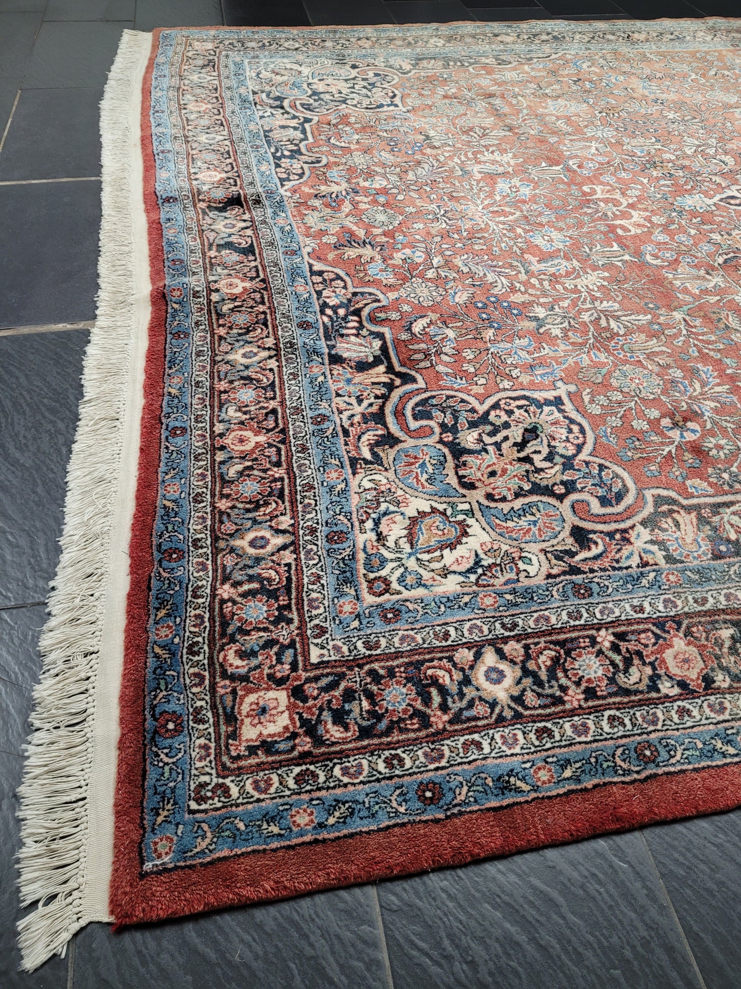 Bidjar Teppich 405x275 cm Korkwolle florales Medaillon Design
