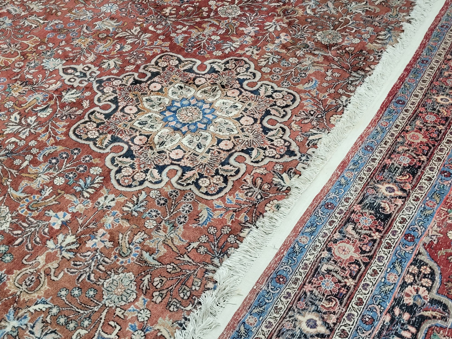 Bidjar Teppich 405x275 cm Korkwolle florales Medaillon Design