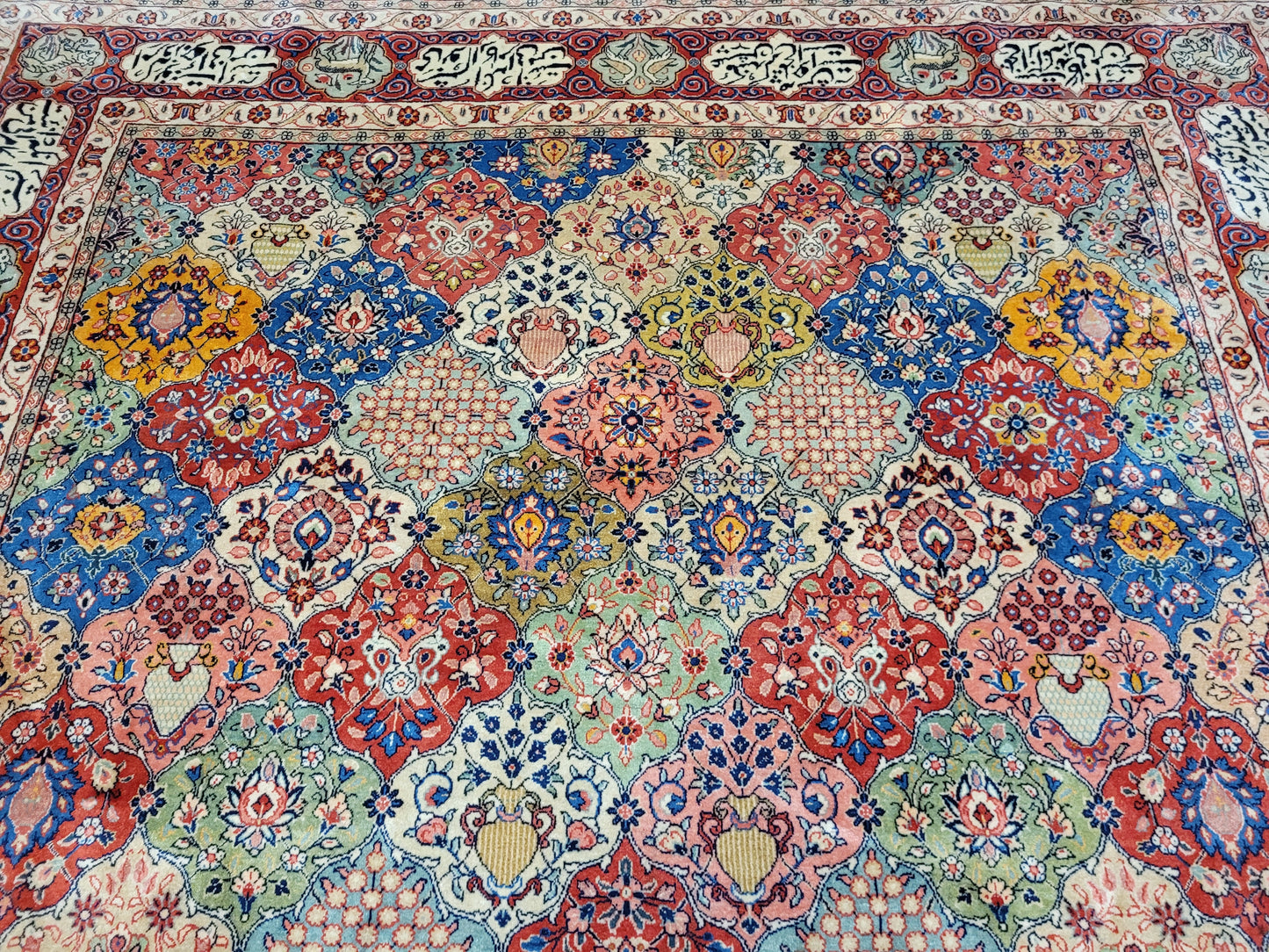 Sarough Teppich 365x270 cm Korkwolle signiert Gartenmuster