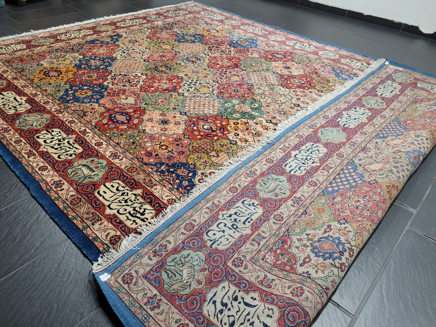 Sarough Teppich 365x270 cm Korkwolle signiert Gartenmuster