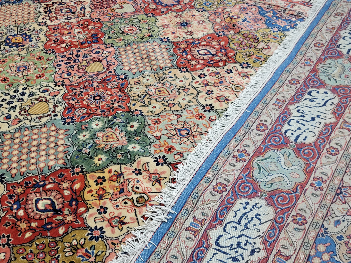 Sarough Teppich 365x270 cm Korkwolle signiert Gartenmuster