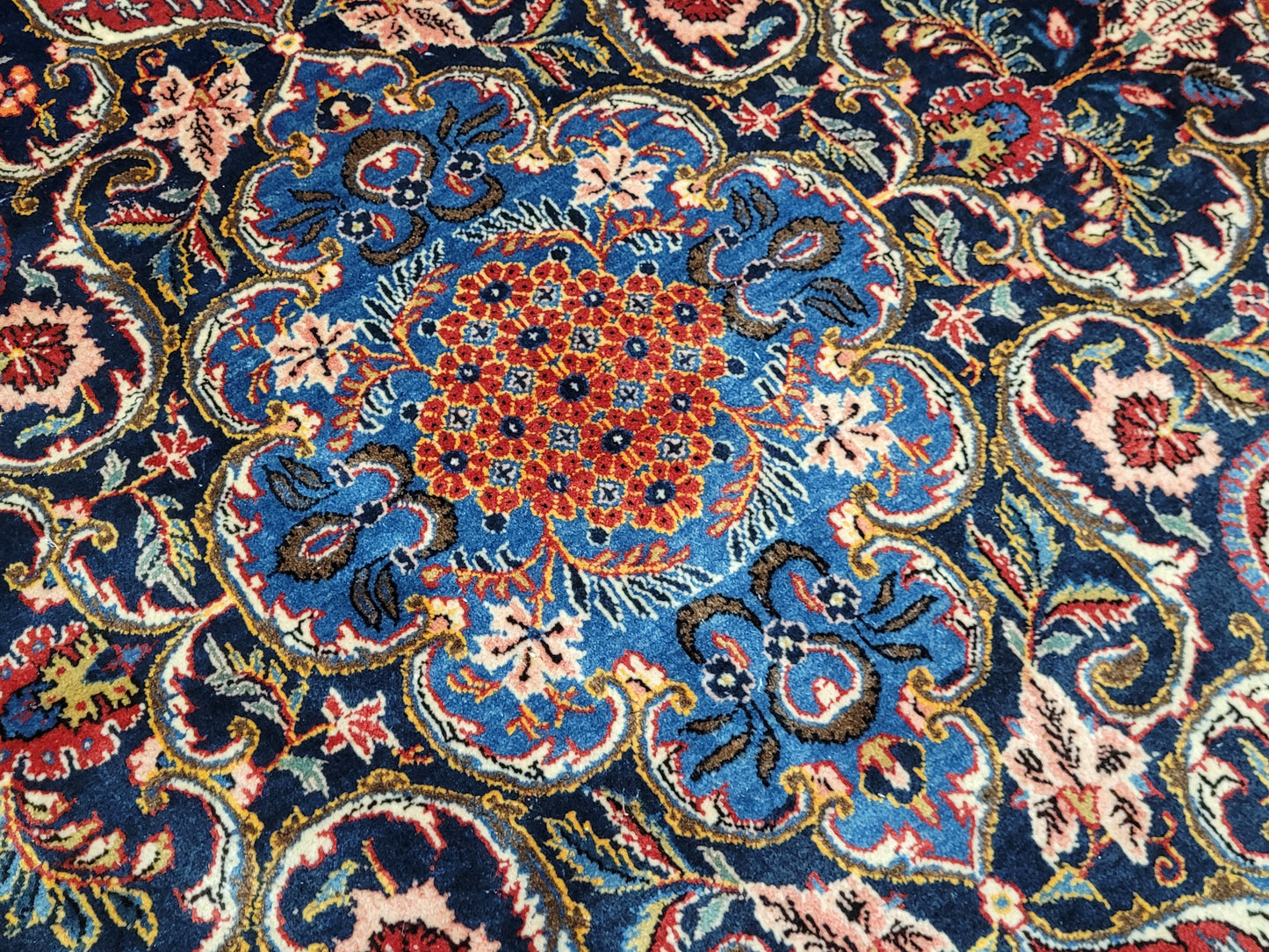 Keschan Teppich 415x320 cm Korkwolle florales Medaillon Design