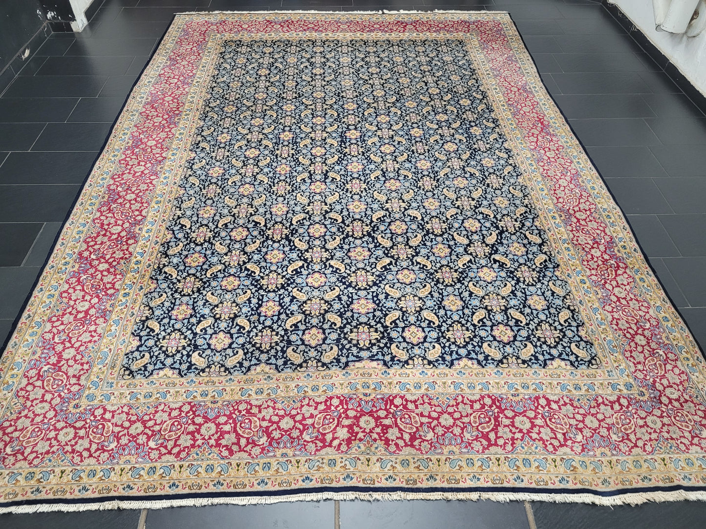 Kirman Teppich 400x280 cm Korkwolle signiert florales Boteh-Muster