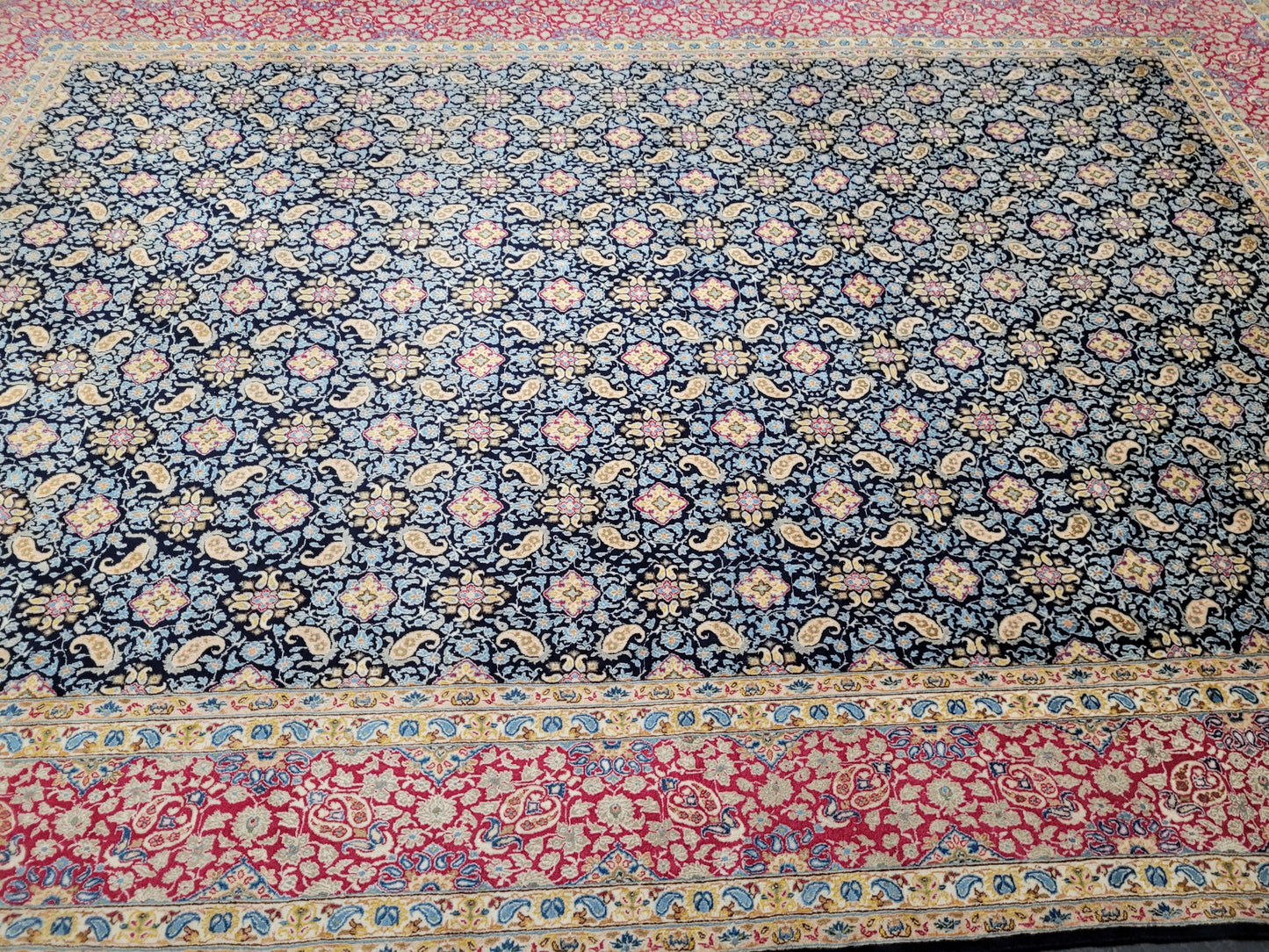 Kirman Teppich 400x280 cm Korkwolle signiert florales Boteh-Muster