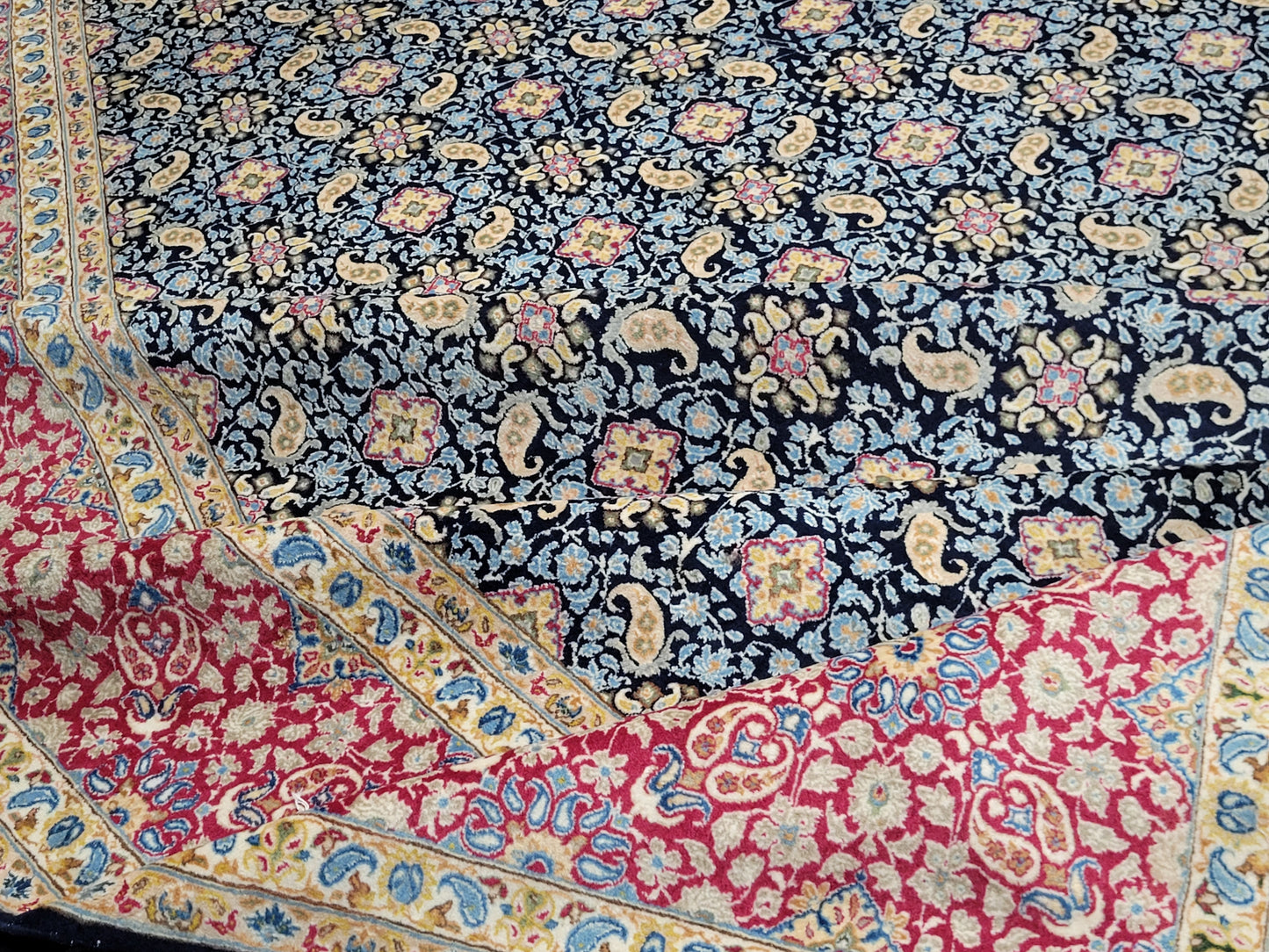 Kirman Teppich 400x280 cm Korkwolle signiert florales Boteh-Muster