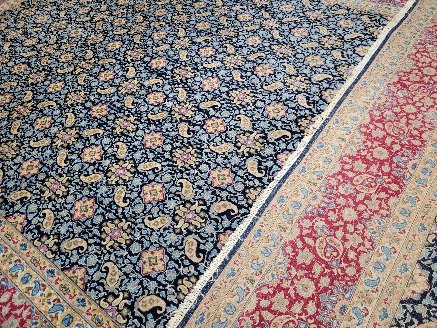 Kirman Teppich 400x280 cm Korkwolle signiert florales Boteh-Muster