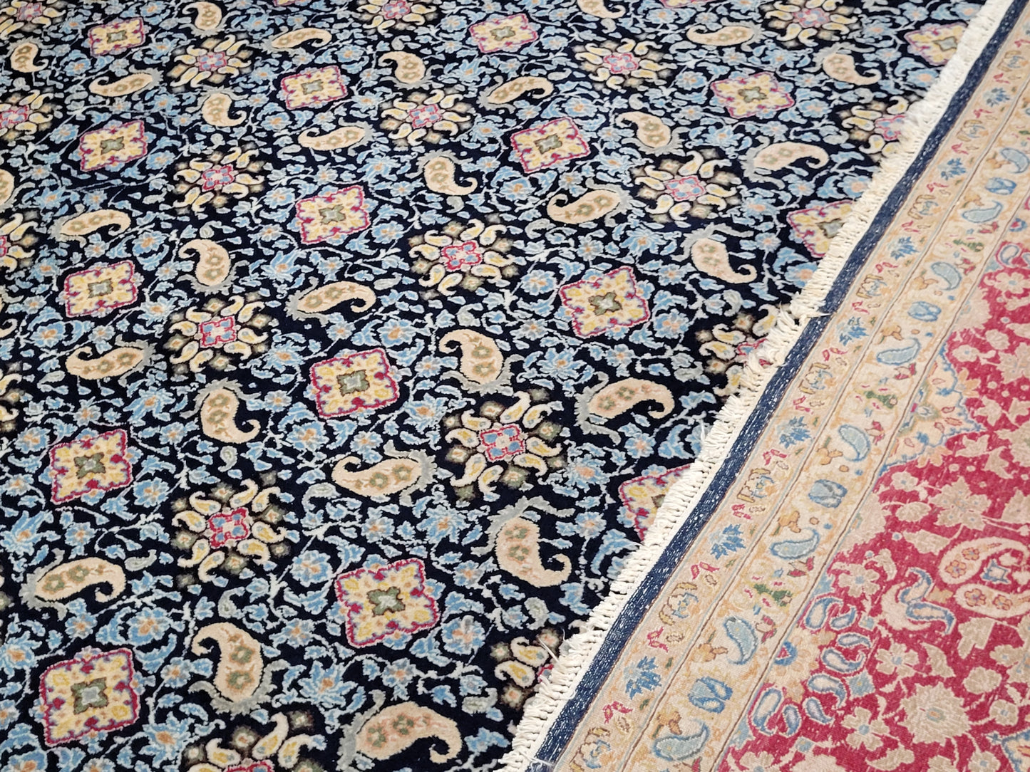 Kirman Teppich 400x280 cm Korkwolle signiert florales Boteh-Muster