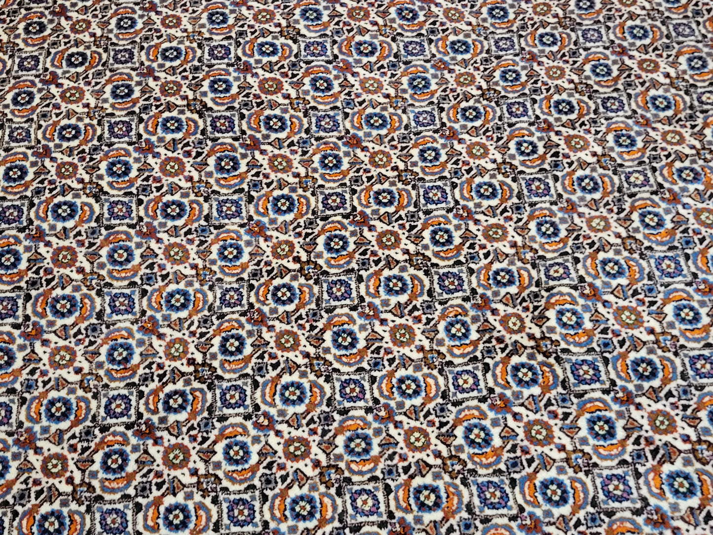 Moud Teppich 245x200 cm feine Wolle florales Allover-Muster