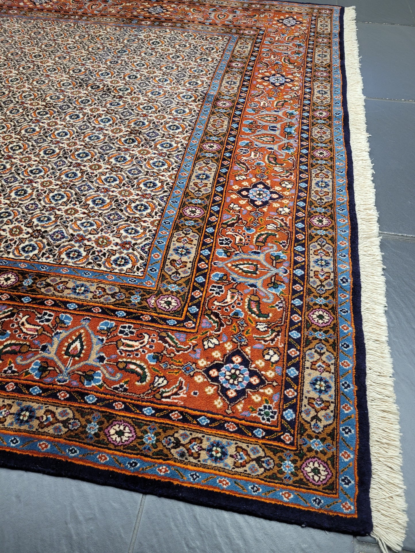 Moud Teppich 245x200 cm feine Wolle florales Allover-Muster