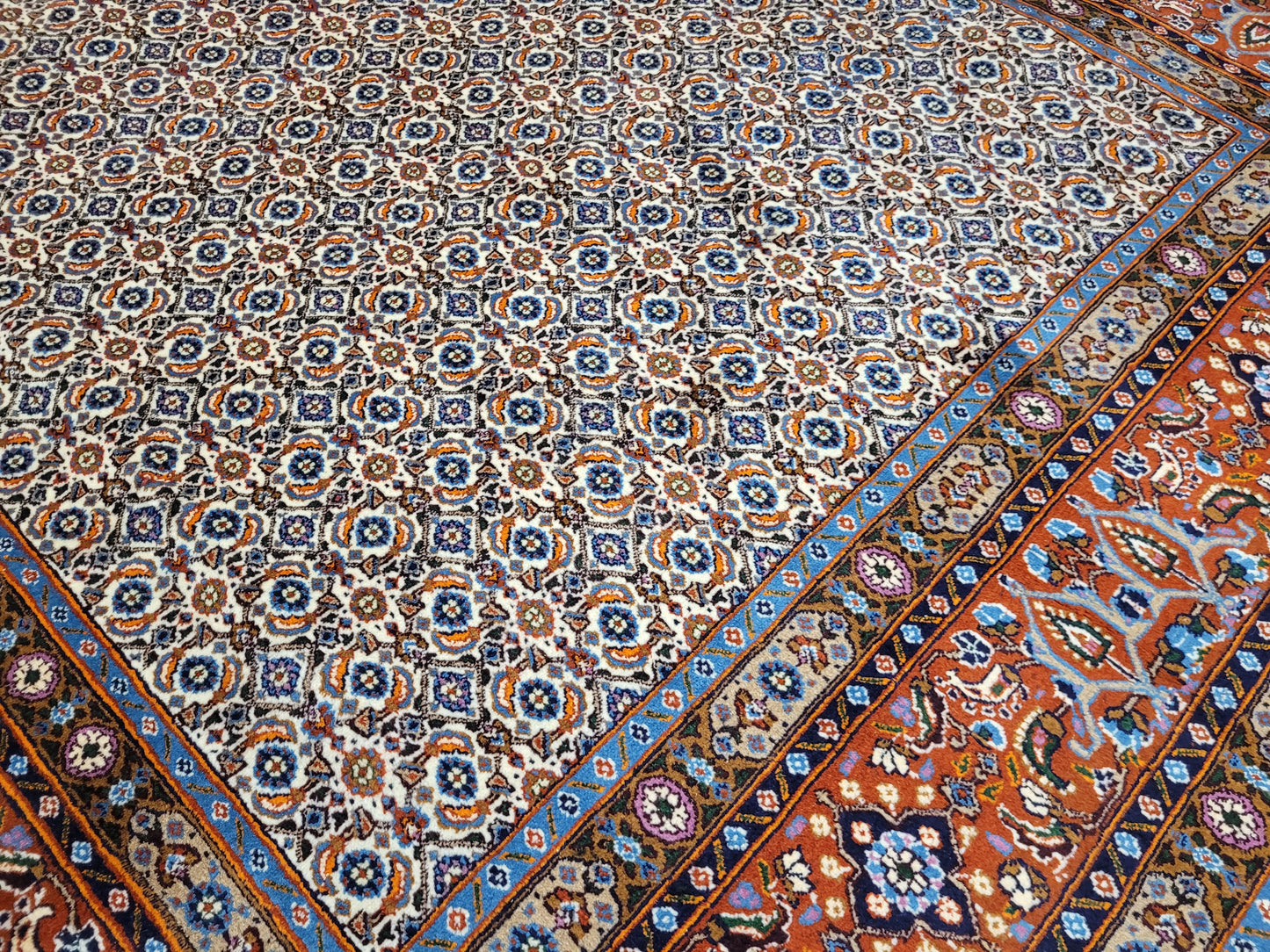 Moud Teppich 245x200 cm feine Wolle florales Allover-Muster