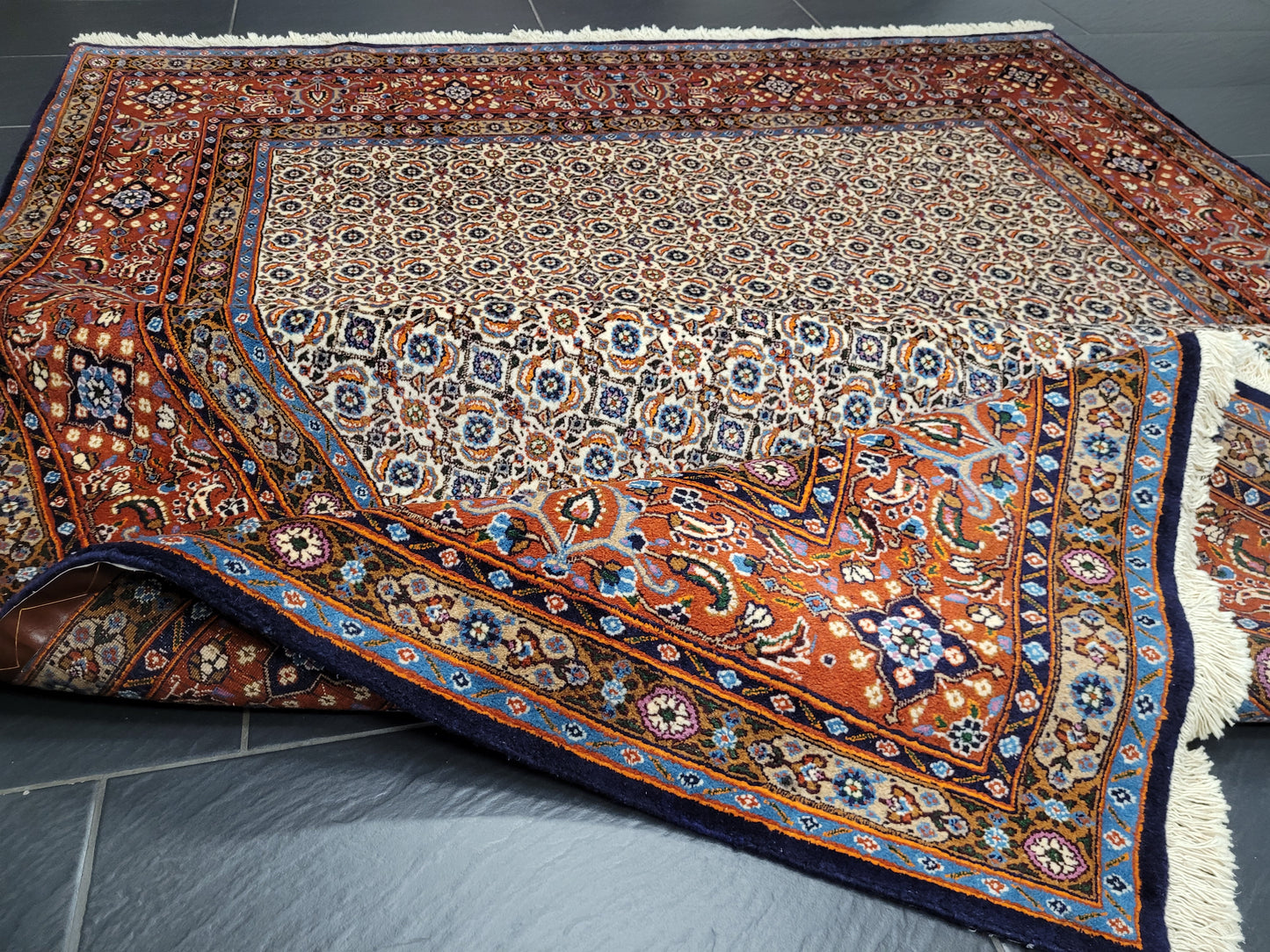 Moud Teppich 245x200 cm feine Wolle florales Allover-Muster