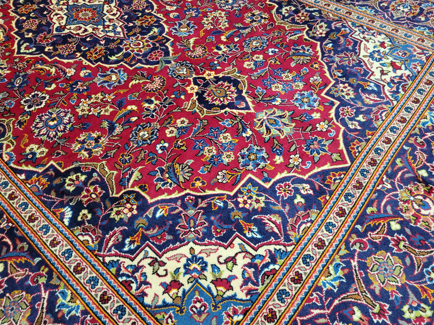 Keschan Teppich 310x200 cm florales Medaillonmuster feine Wolle