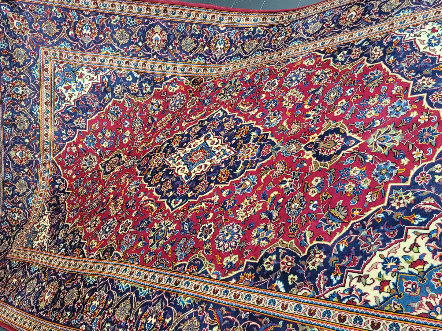 Keschan Teppich 310x200 cm florales Medaillonmuster feine Wolle