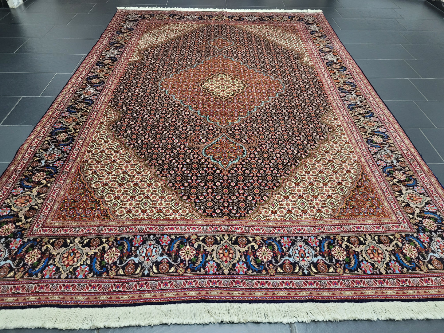 Täbriz Teppich 300x205 cm feine Wolle Medaillonmuster