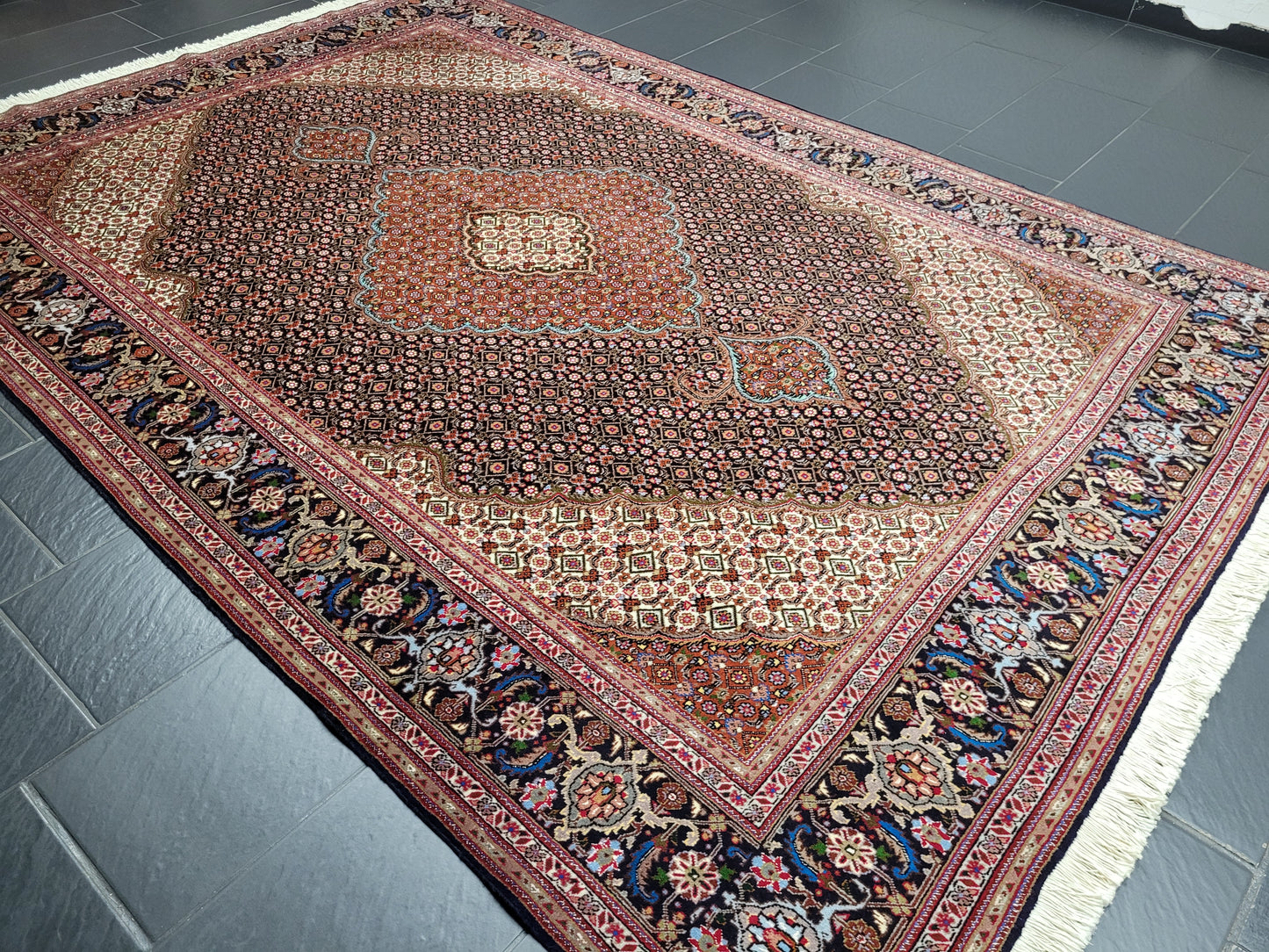 Täbriz Teppich 300x205 cm feine Wolle Medaillonmuster