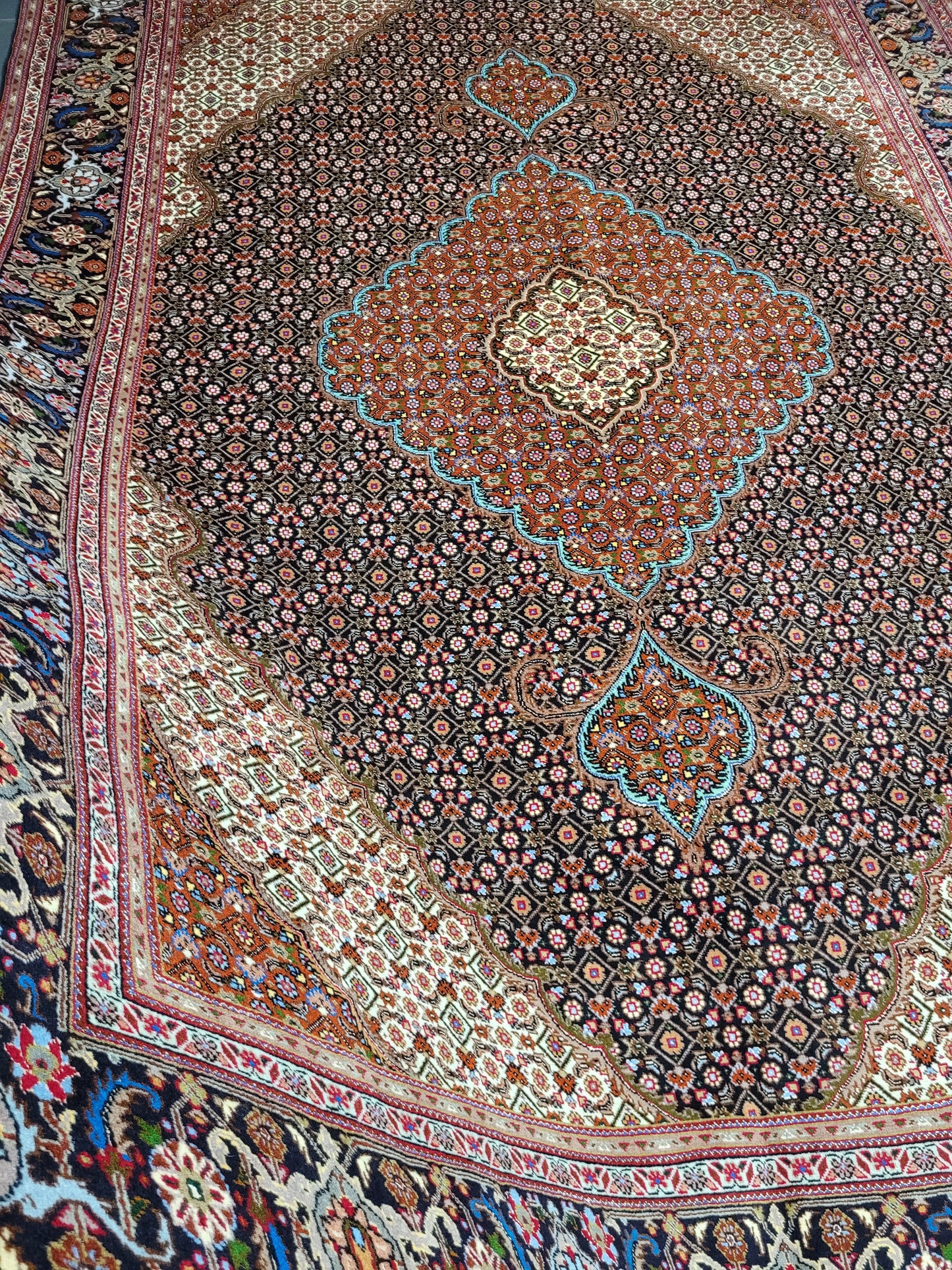 Täbriz Teppich 300x205 cm feine Wolle Medaillonmuster