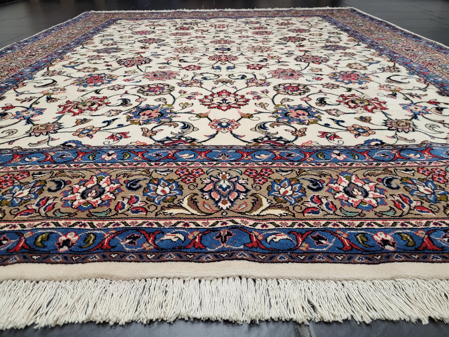 Sarough Teppich 270x210 cm florales Muster feine Wolle Naturton