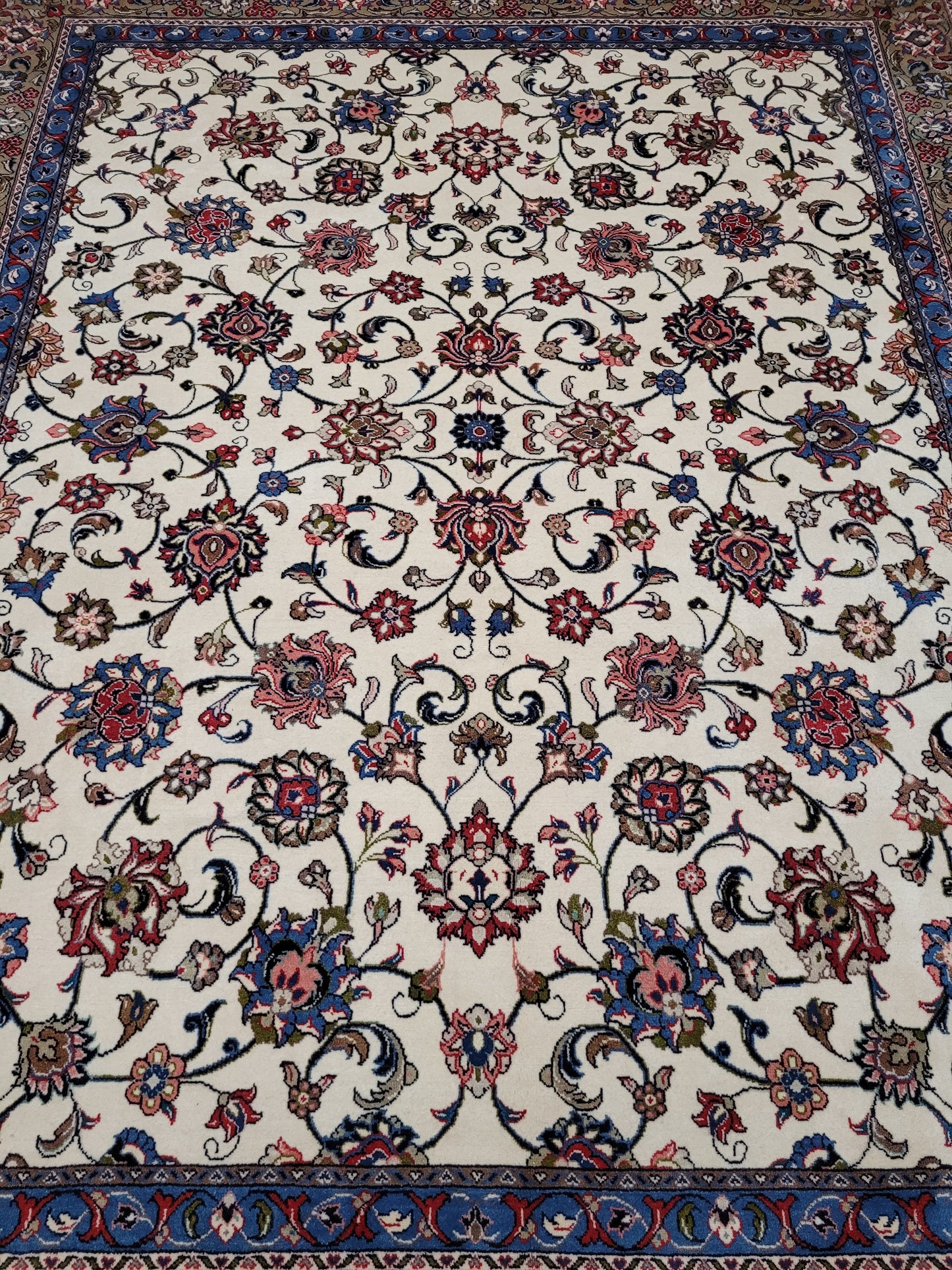 Sarough Teppich 270x210 cm florales Muster feine Wolle Naturton