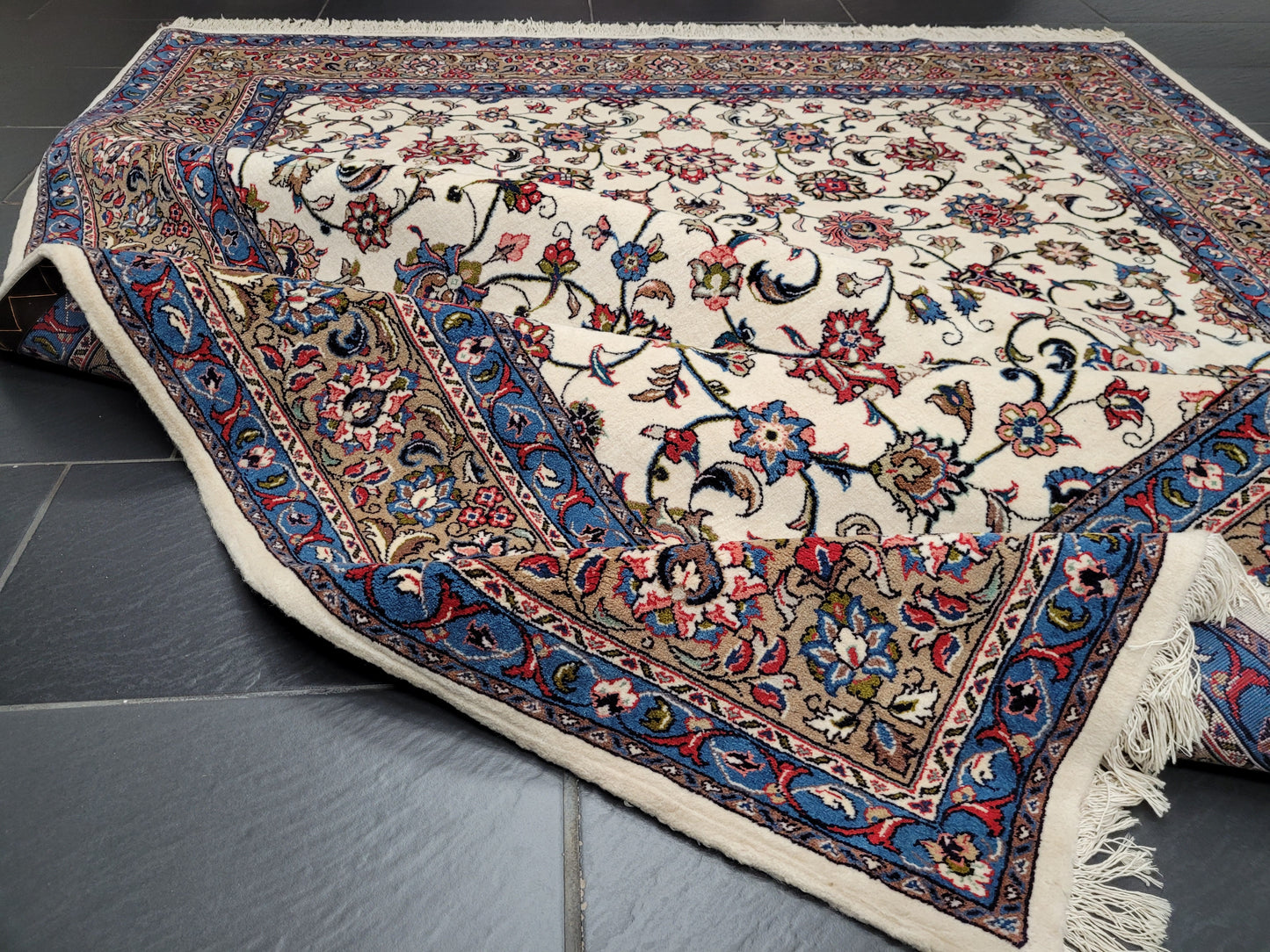 Sarough Teppich 270x210 cm florales Muster feine Wolle Naturton