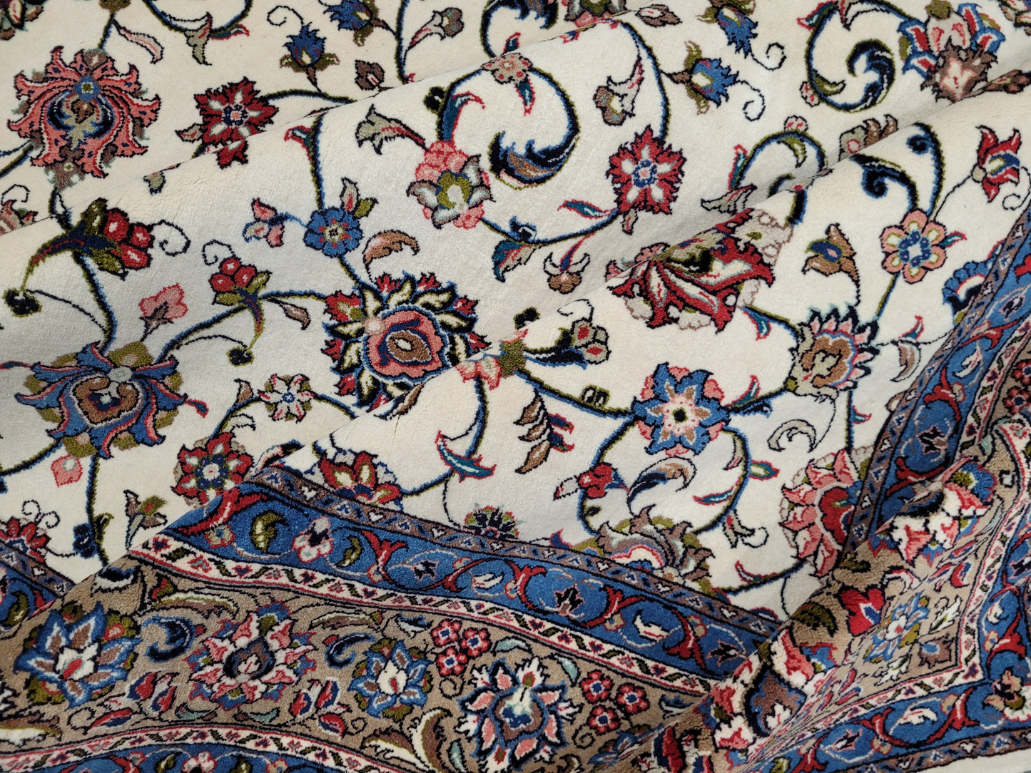 Sarough Teppich 270x210 cm florales Muster feine Wolle Naturton