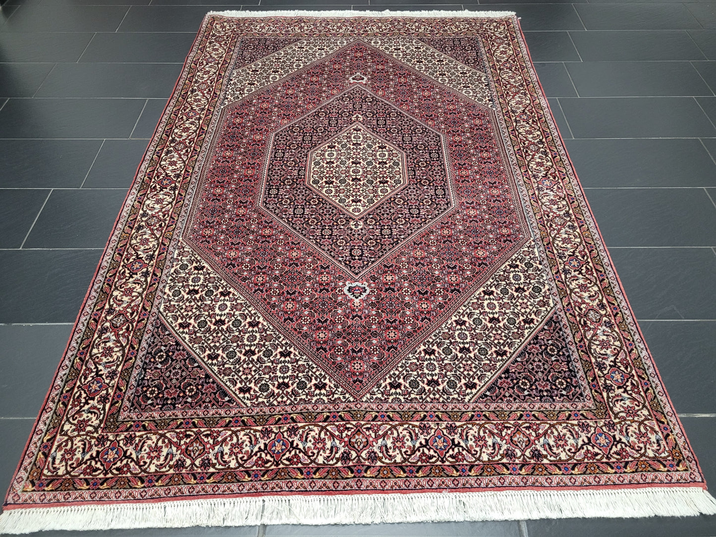 Bidjar Teppich 270x250 cm feine Korkwolle geometrisches Medaillon