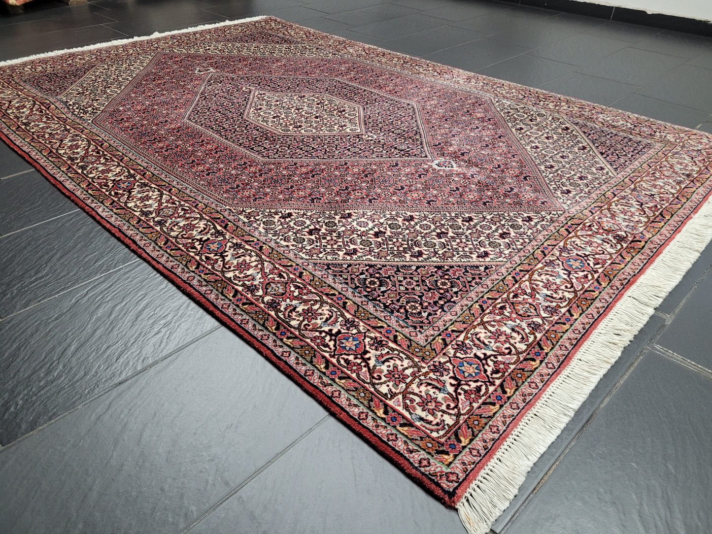 Bidjar Teppich 270x250 cm feine Korkwolle geometrisches Medaillon