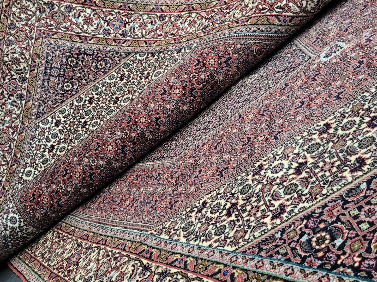 Bidjar Teppich 270x250 cm feine Korkwolle geometrisches Medaillon