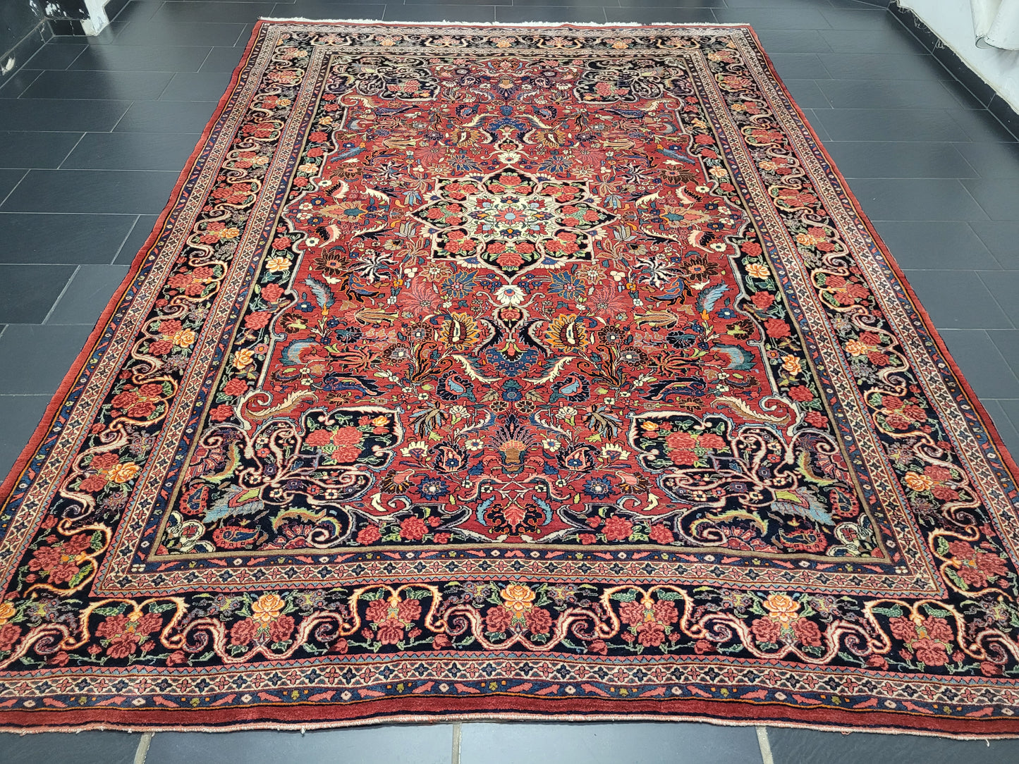 Bidjar Teppich 370x260 cm florales Rosenmuster kräftige Wolle