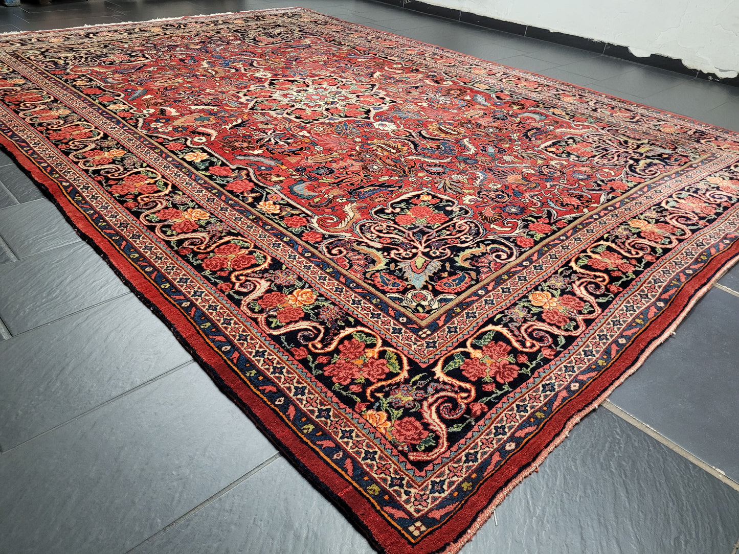 Bidjar Teppich 370x260 cm florales Rosenmuster kräftige Wolle