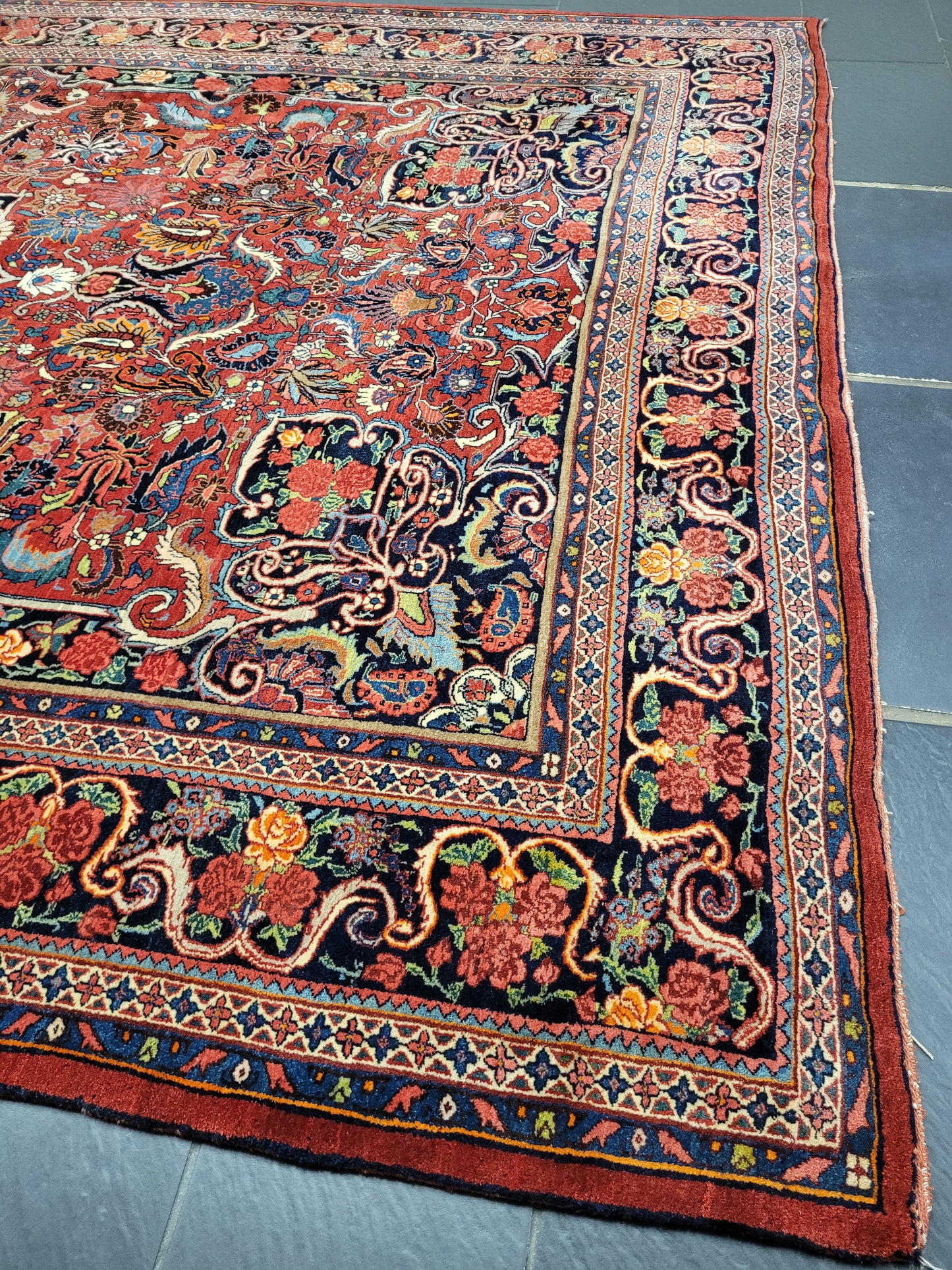 Bidjar Teppich 370x260 cm florales Rosenmuster kräftige Wolle