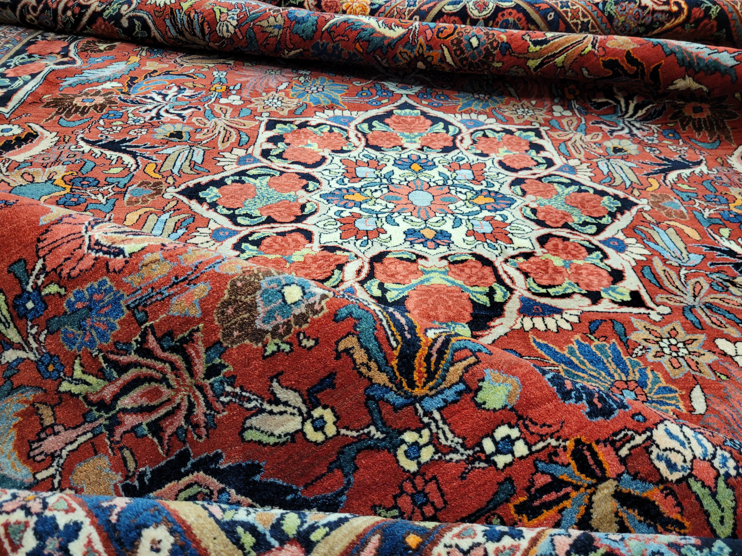 Bidjar Teppich 370x260 cm florales Rosenmuster kräftige Wolle