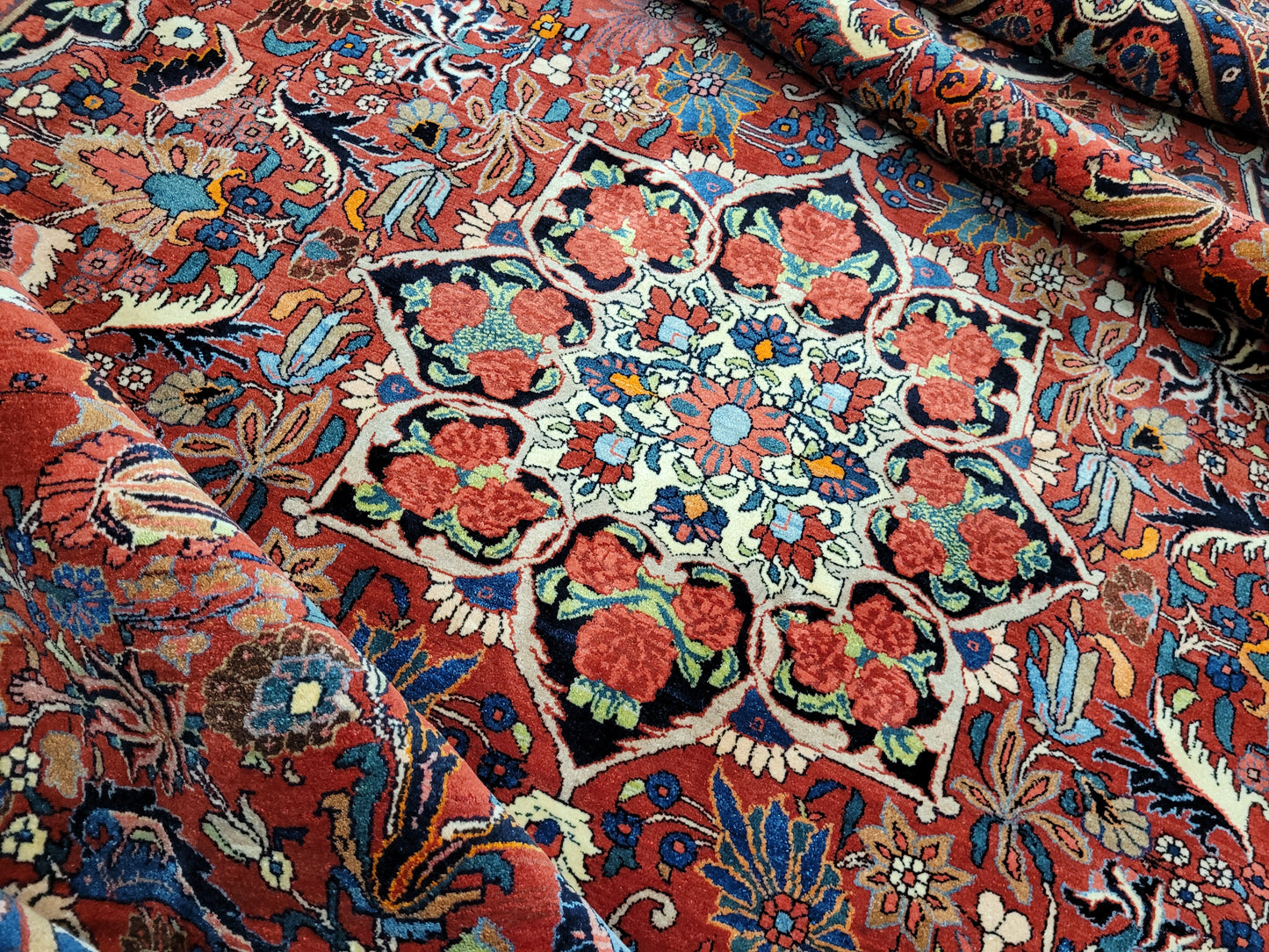 Bidjar Teppich 370x260 cm florales Rosenmuster kräftige Wolle