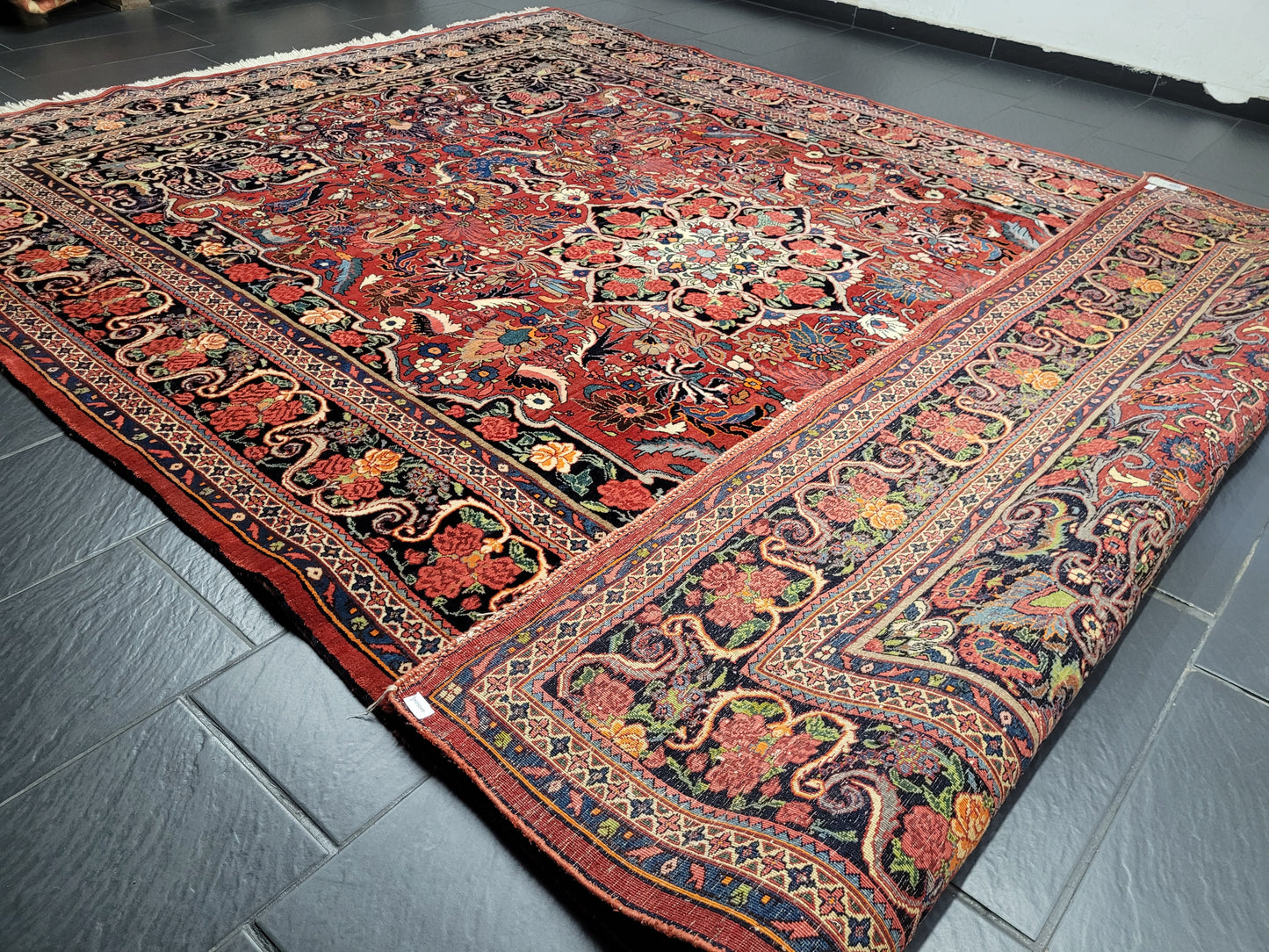 Bidjar Teppich 370x260 cm florales Rosenmuster kräftige Wolle