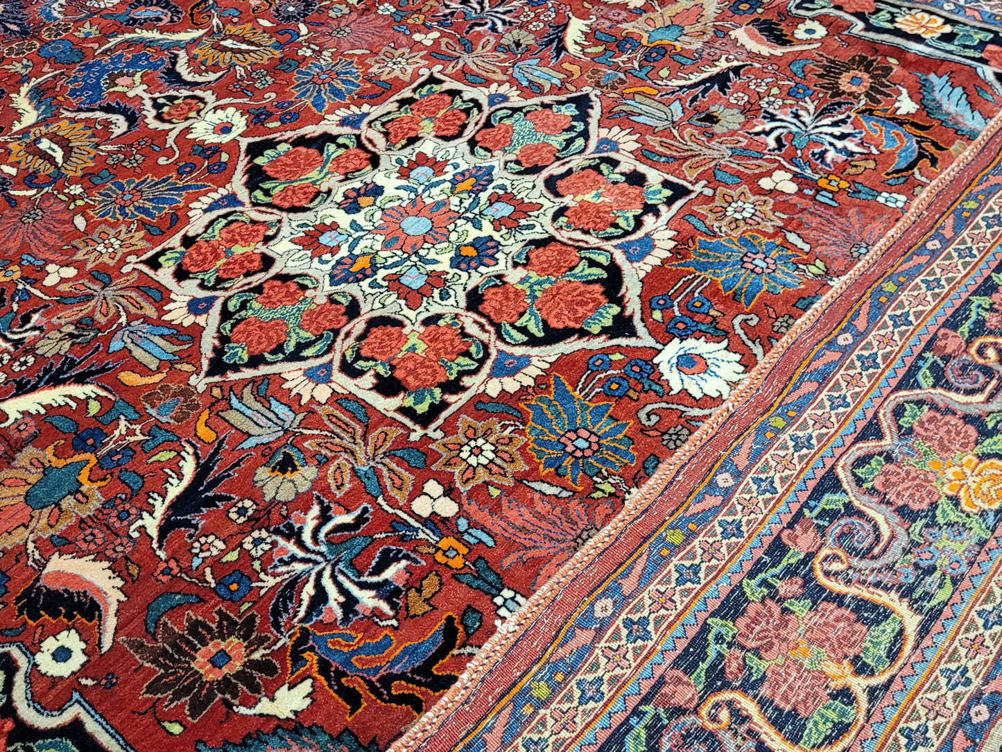 Bidjar Teppich 370x260 cm florales Rosenmuster kräftige Wolle