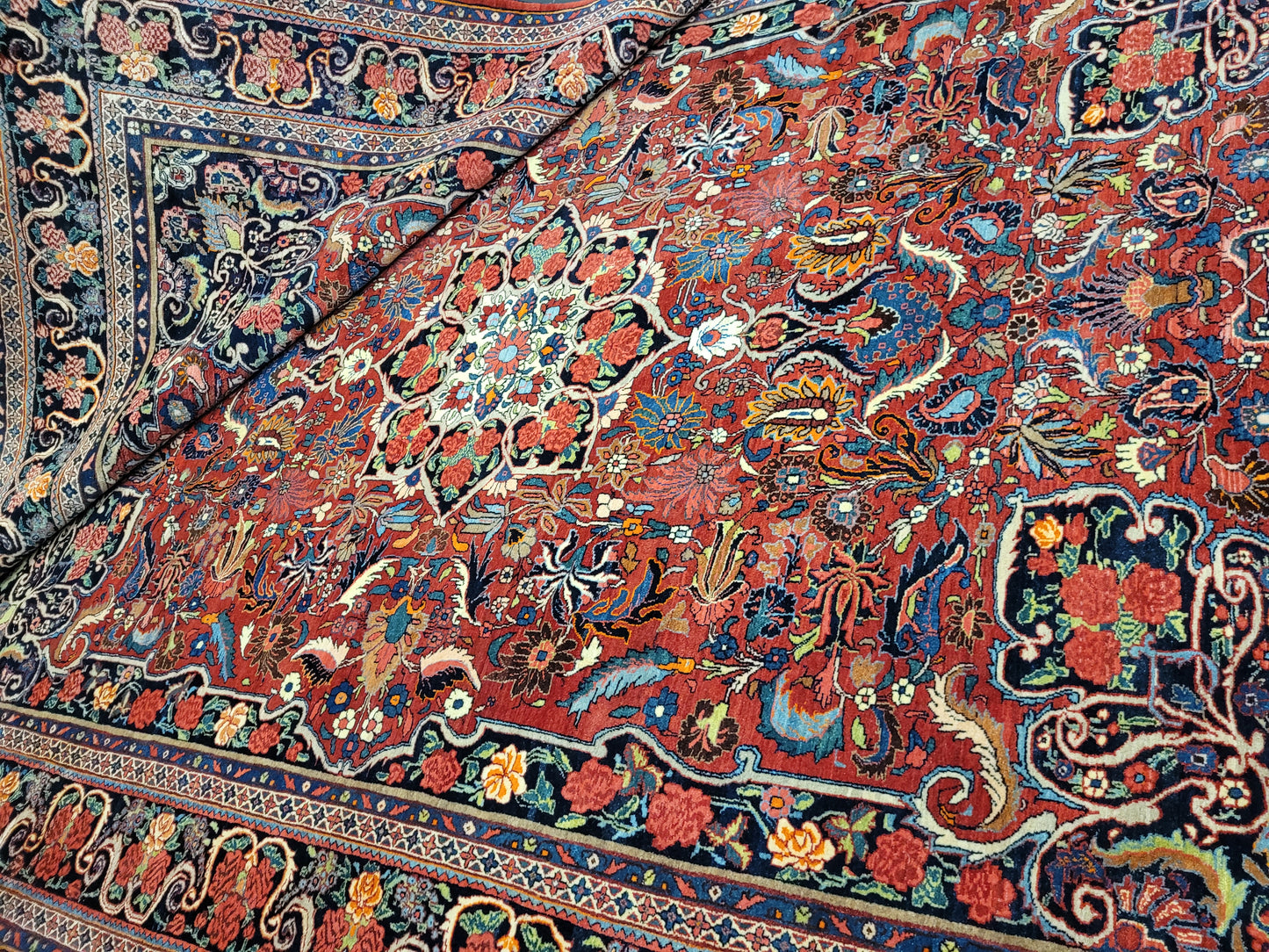 Bidjar Teppich 370x260 cm florales Rosenmuster kräftige Wolle