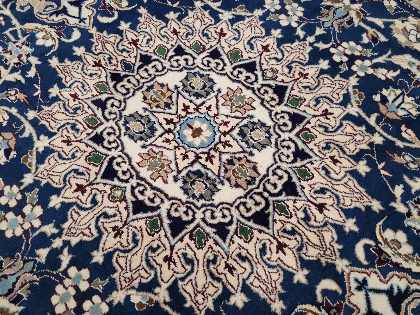 Nain Teppich 320x195 cm Wolle mit Seide feine Knüpfung