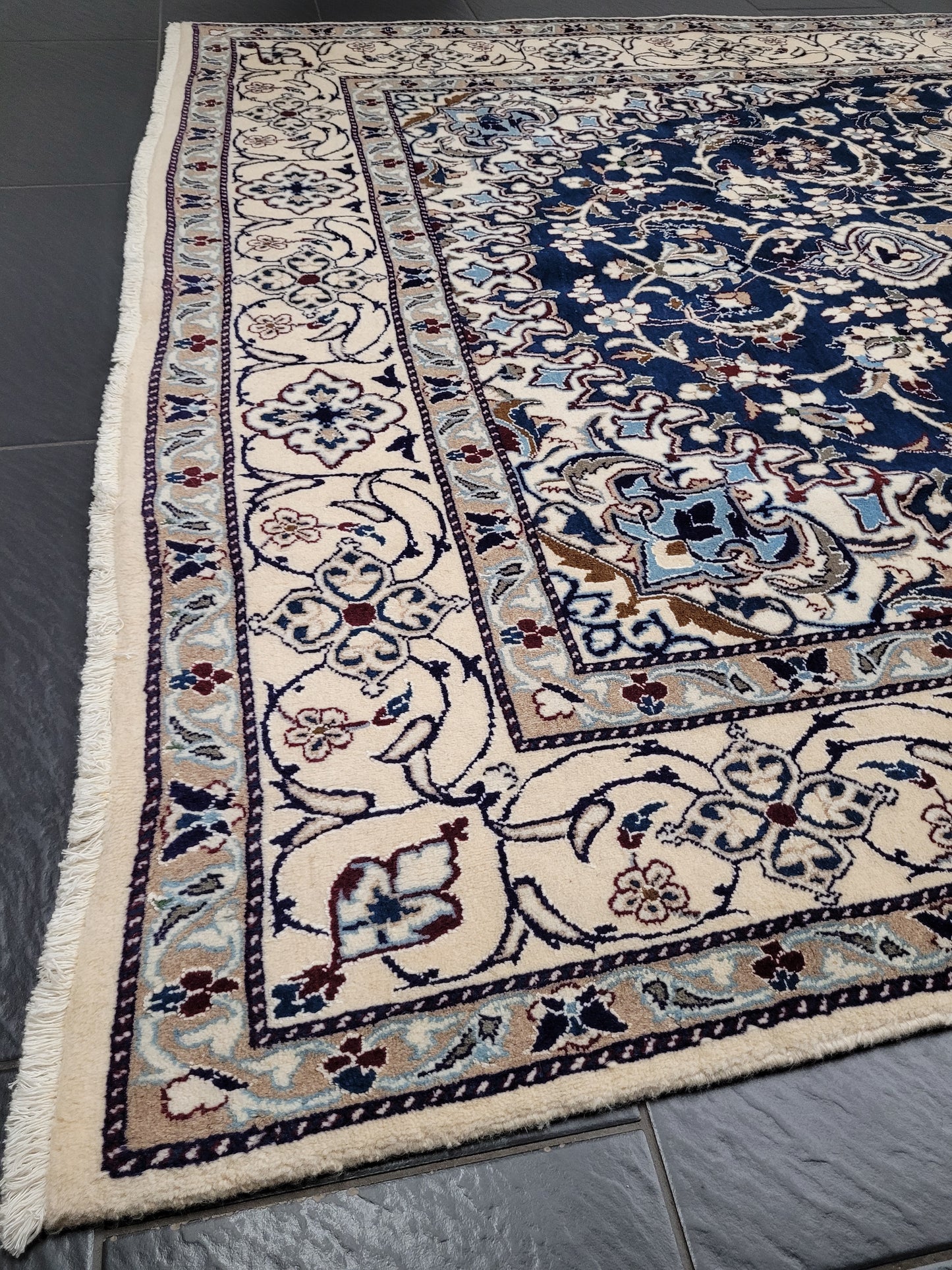 Nain Teppich 320x195 cm Wolle mit Seide feine Knüpfung