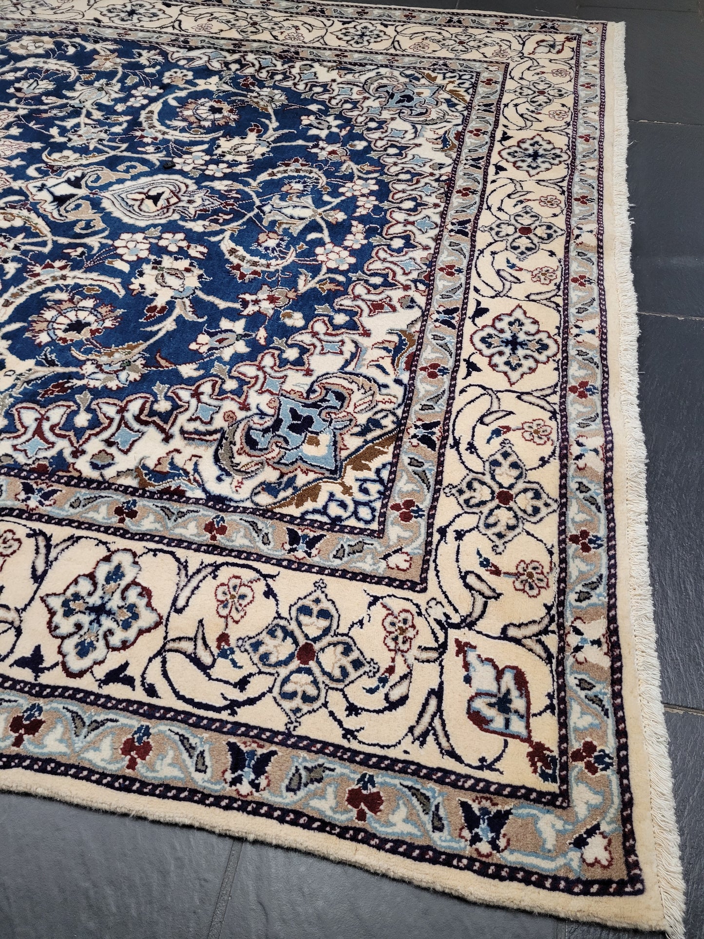 Nain Teppich 320x195 cm Wolle mit Seide feine Knüpfung