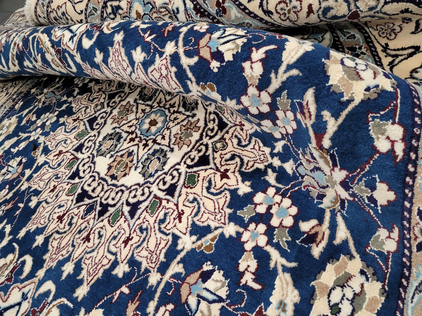 Nain Teppich 320x195 cm Wolle mit Seide feine Knüpfung