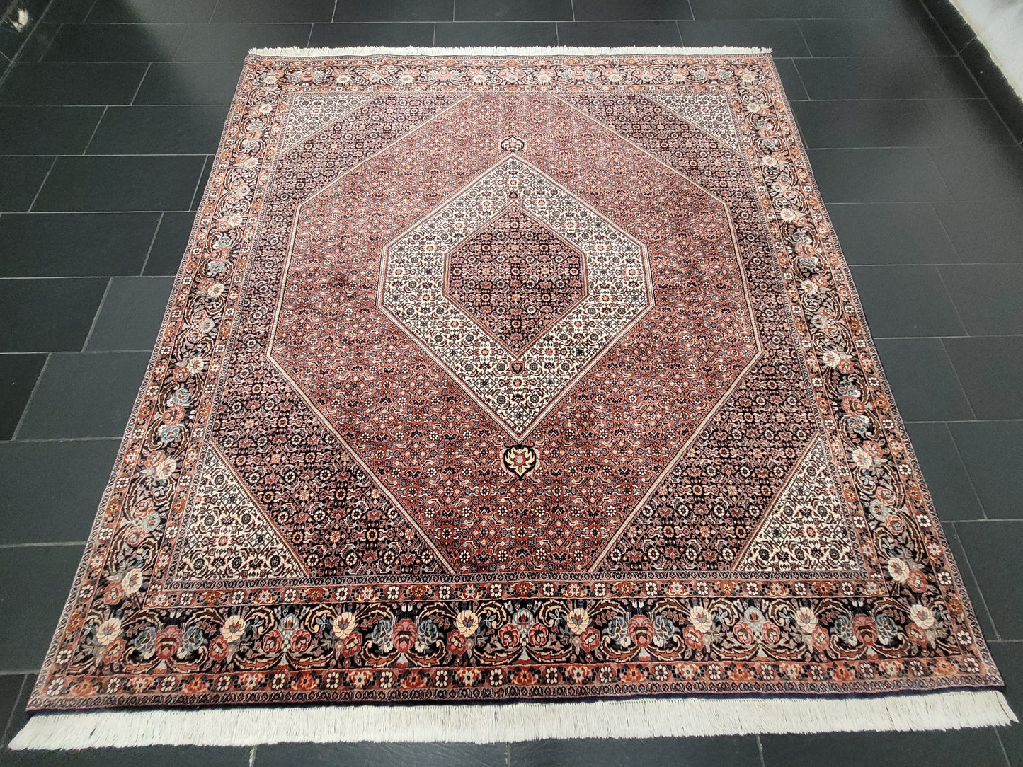 Bidjar Teppich 255x245 cm feine Korkwolle geometrisches Medaillon