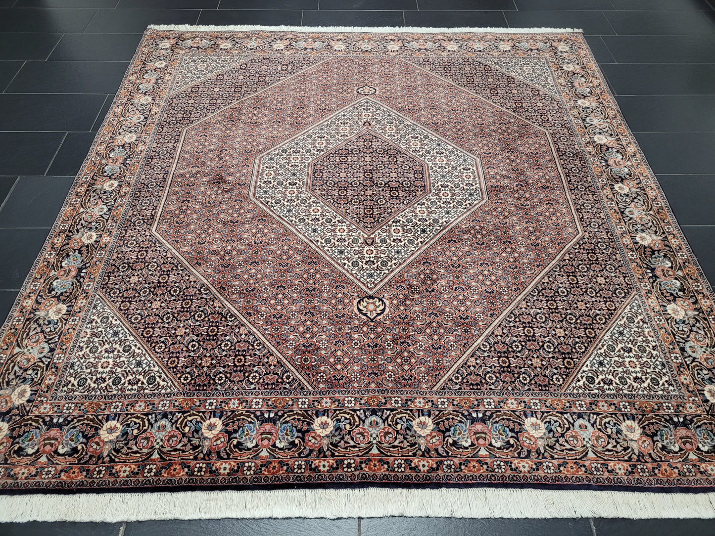Bidjar Teppich 255x245 cm feine Korkwolle geometrisches Medaillon