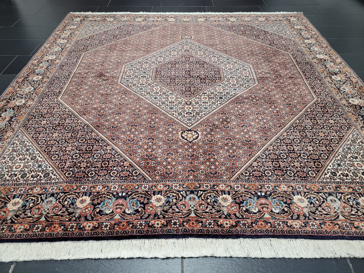 Bidjar Teppich 255x245 cm feine Korkwolle geometrisches Medaillon