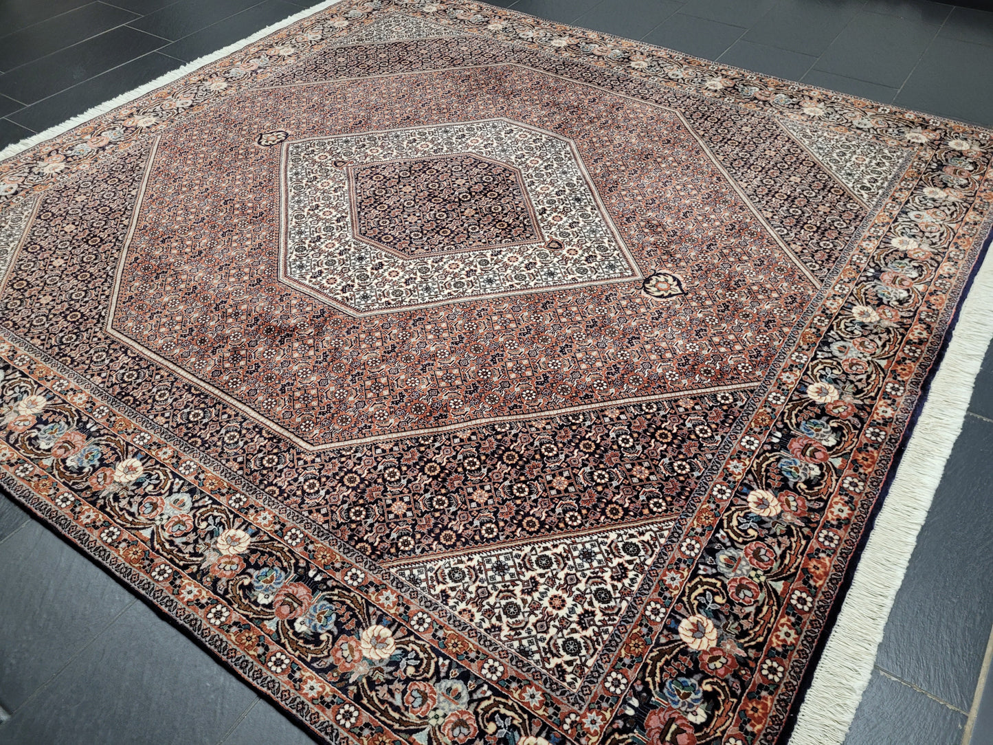 Bidjar Teppich 255x245 cm feine Korkwolle geometrisches Medaillon